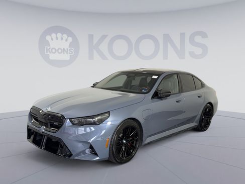 Used 2025 BMW M5 Base w/ Carbon Package image 1