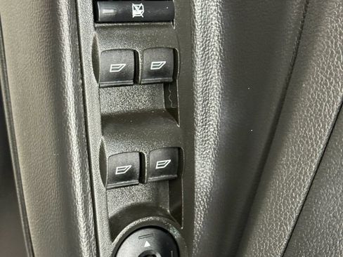 Used 2017 Ford Escape SE FWD image 25