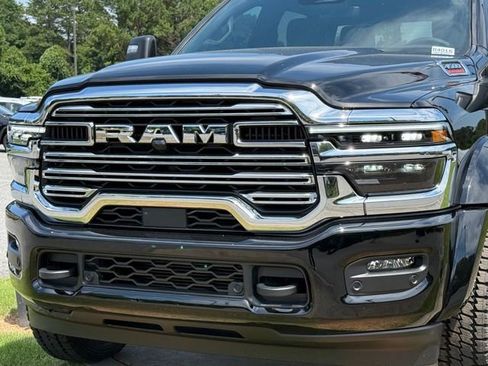 New 2026 RAM 4500 4x4 Crew Cab DRW w/ Laramie Trim Package image 10