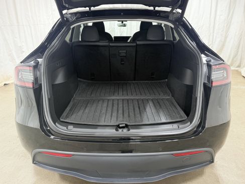 Used 2020 Tesla Model Y Performance image 11