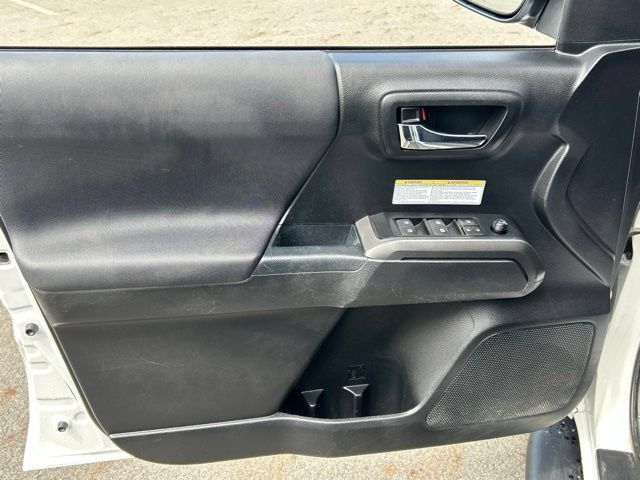 Used 2019 Toyota Tacoma TRD Off-Road AWD/4WD image 25