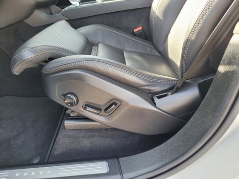 Certified 2025 Volvo XC90 T8 Ultra w/ Protection Package Premier image 10