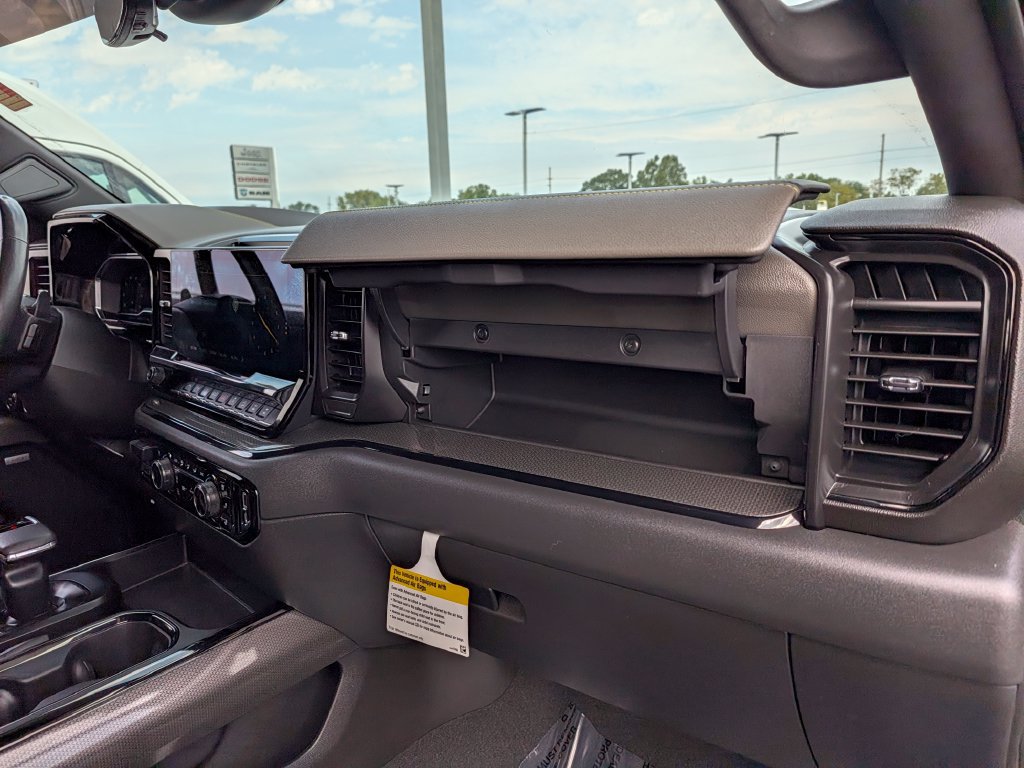 Used 2022 Chevrolet Silverado 1500 ZR2 w/ Technology Package AWD/4WD image 28