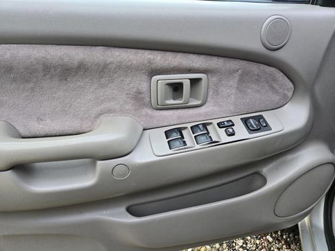 Used 2002 Toyota Tacoma PreRunner image 29