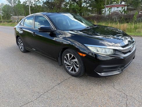 Used 2017 Honda Civic EX image 4