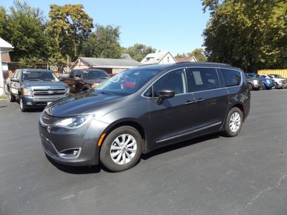 Used 2017 Chrysler Pacifica Touring-L