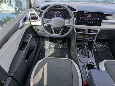 New 2026 Volkswagen Taos SE FWD image 16