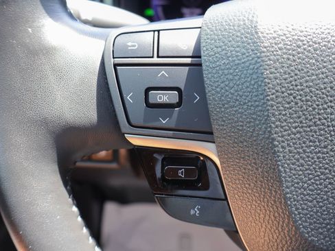 Used 2025 Toyota Camry XSE FWD image 14