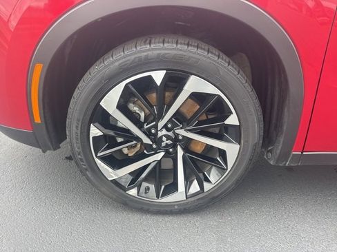 Used 2024 Mitsubishi Outlander FWD image 27