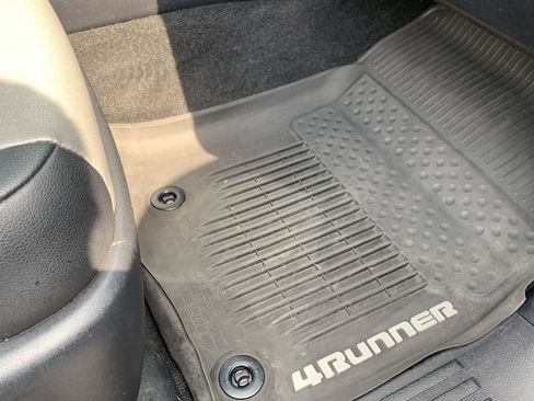 Used 2022 Toyota 4Runner SR5 Premium w/ Moonroof Package AWD/4WD image 35