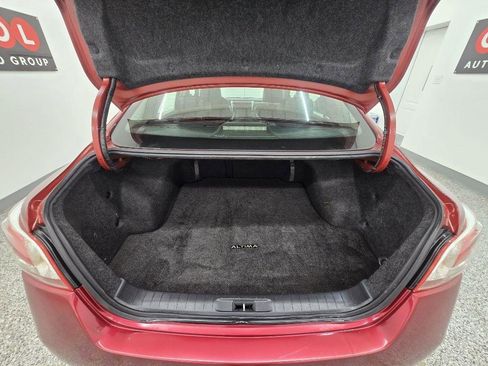 Used 2013 Nissan Altima 3.5 SL w/ Technology Pkg FWD image 18