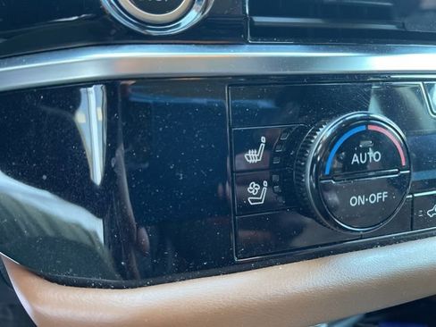 Used 2022 Nissan Pathfinder Platinum w/ Cargo Package image 21