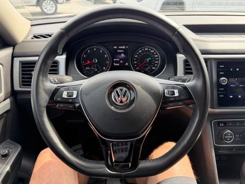 Used 2019 Volkswagen Atlas SE w/ Towing Package FWD image 14