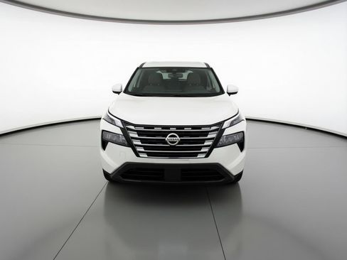 Used 2025 Nissan Rogue SV image 2