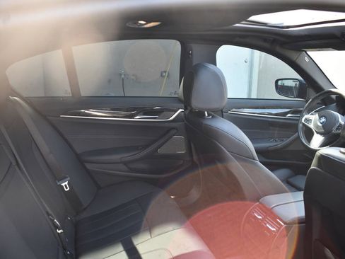 Used 2023 BMW 530e RWD image 25