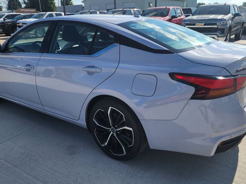 Used 2024 Nissan Altima 2.5 SR FWD image 6
