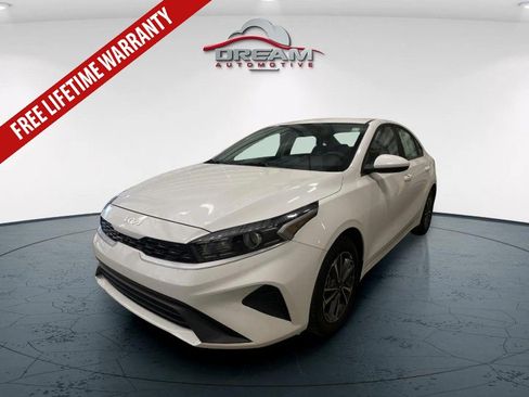 Used 2024 Kia Forte LXS FWD image 3