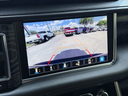 Used 2021 GMC Yukon Denali RWD image 21