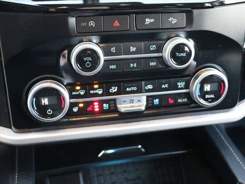 Used 2024 Ford Expedition XLT image 23