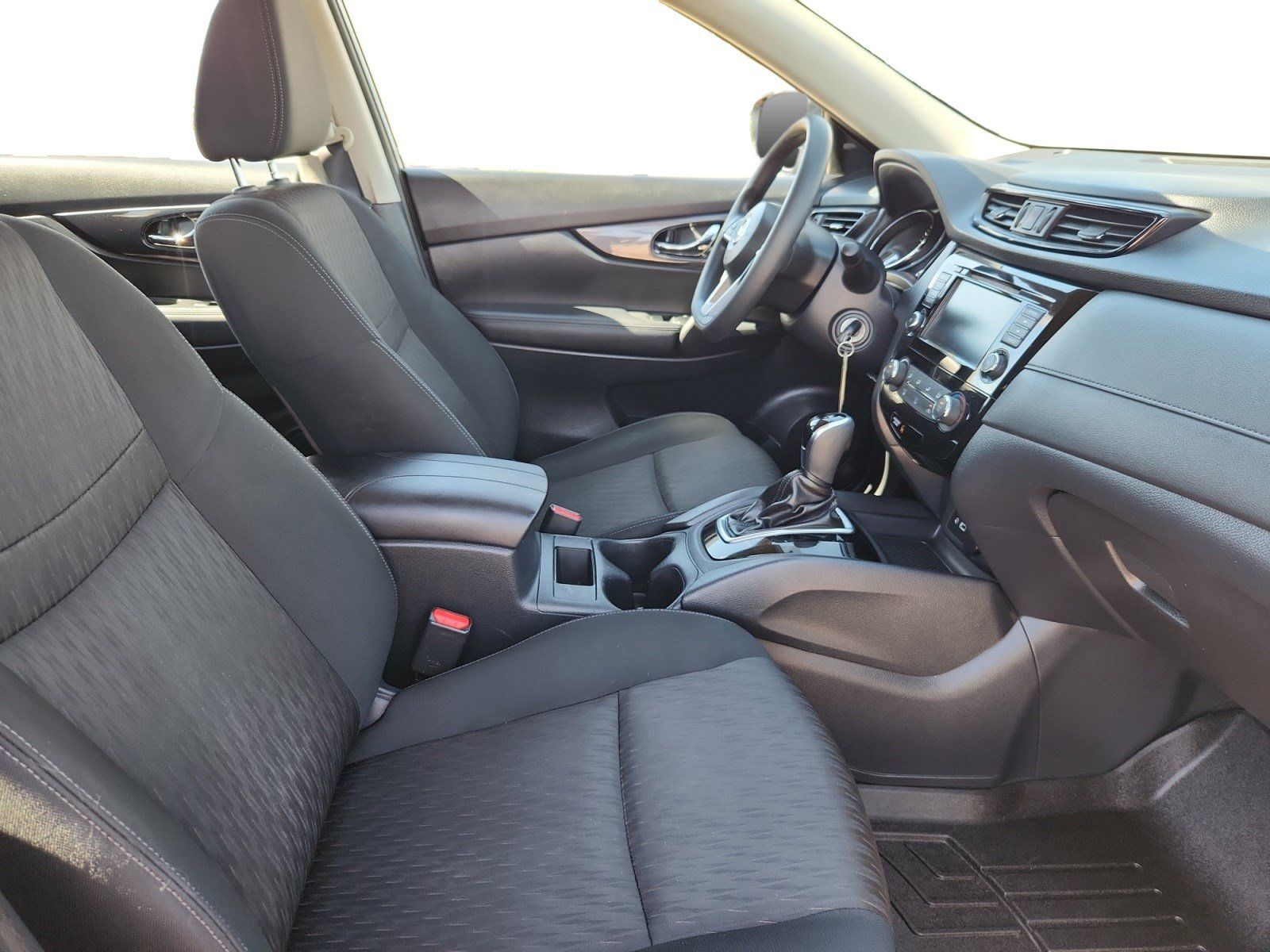 Used 2018 Nissan Rogue S AWD/4WD image 15