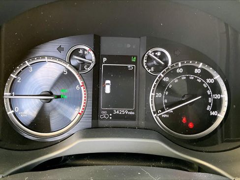 Used 2023 Lexus GX 460 Luxury w/ Accessory Package AWD/4WD image 23