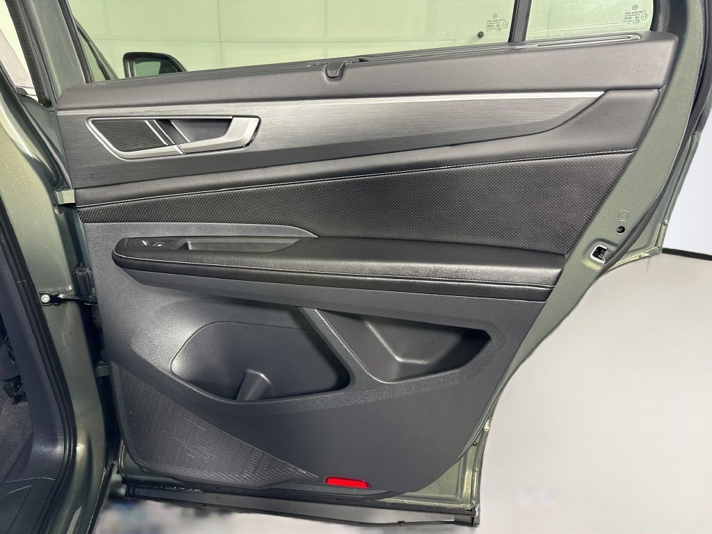 Used 2026 Volkswagen Atlas Cross Sport SE FWD image 27