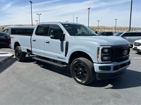 New 2026 Ford F250 Lariat w/ Black Appearance Package image 5