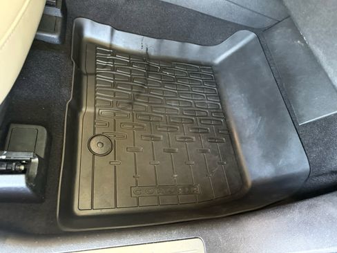 Used 2025 Lincoln Corsair AWD image 9