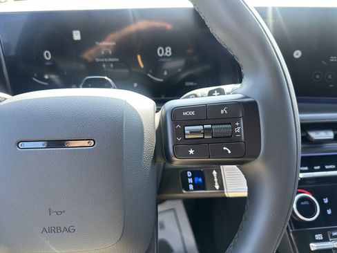 Used 2025 Hyundai Santa Fe Calligraphy image 21