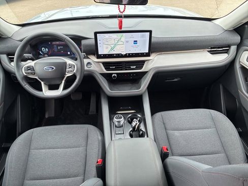 Used 2025 Ford Explorer Active AWD/4WD image 15