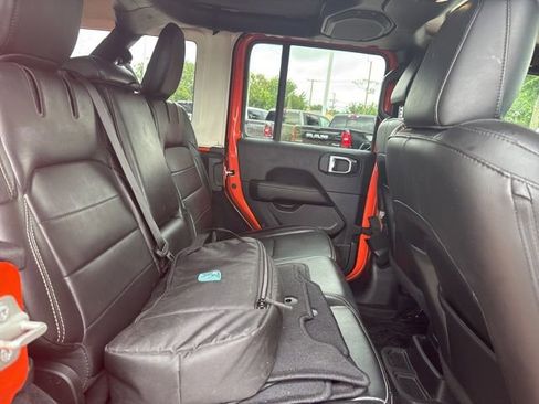 Used 2023 Jeep Wrangler Unlimited Sahara w/ Cold Weather Group AWD/4WD image 15
