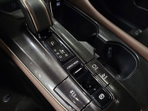 Used 2024 Toyota Crown AWD/4WD image 15