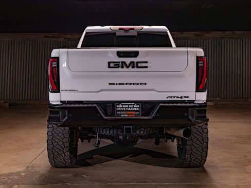 Used 2024 GMC Sierra 2500 AT4X AWD/4WD image 8