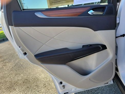 Used 2019 Lincoln MKC Select w/ Select Plus Package image 14