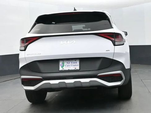Used 2025 Kia Sportage LX image 8