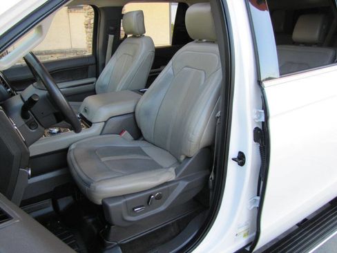 Used 2018 Ford Expedition Max Limited w/ Equipment Group 301A RWD image 15
