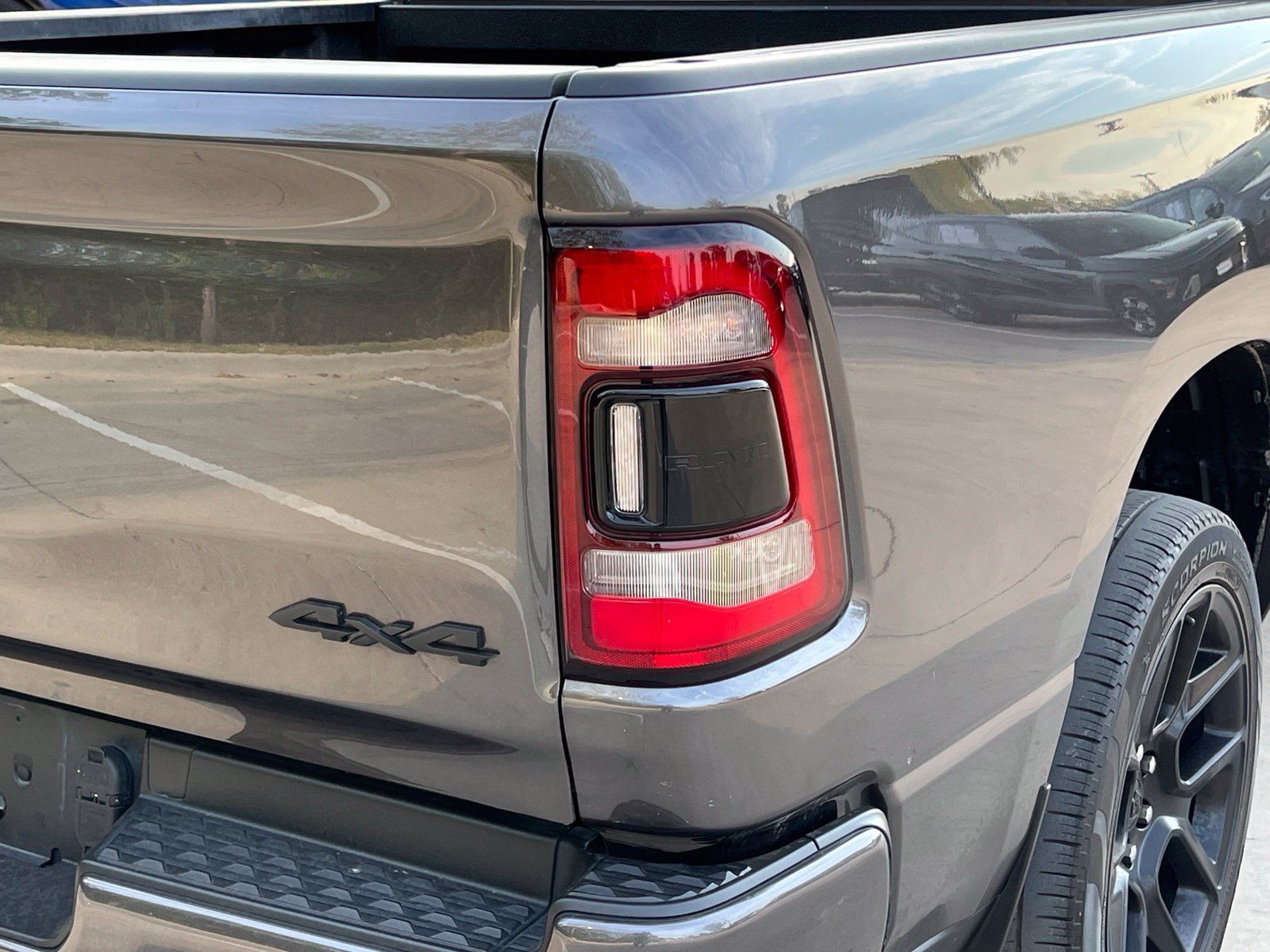 Used 2024 RAM 1500 Laramie AWD/4WD image 21