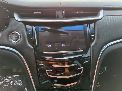 Used 2014 Cadillac XTS Luxury FWD image 26