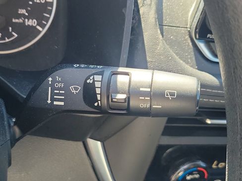Used 2023 Nissan Rogue SV AWD/4WD image 25
