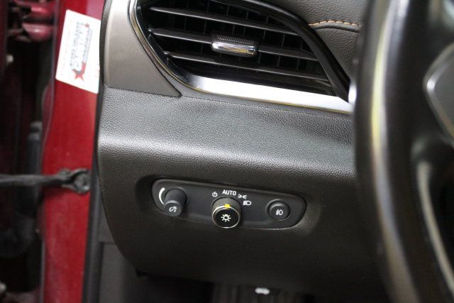 Used 2020 Chevrolet Traverse LT FWD image 15