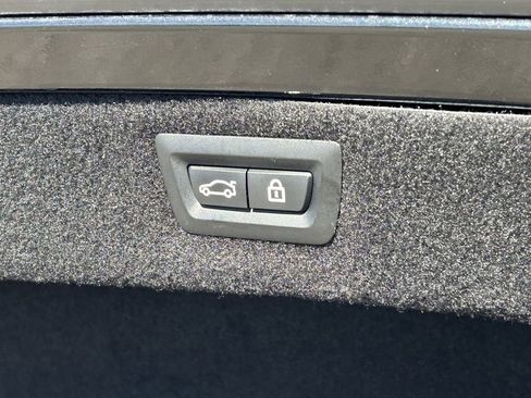 Used 2022 BMW M850i xDrive Convertible image 13