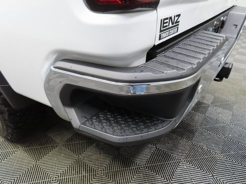 Used 2024 GMC Sierra 3500 SLE w/ SLE Convenience Package image 43