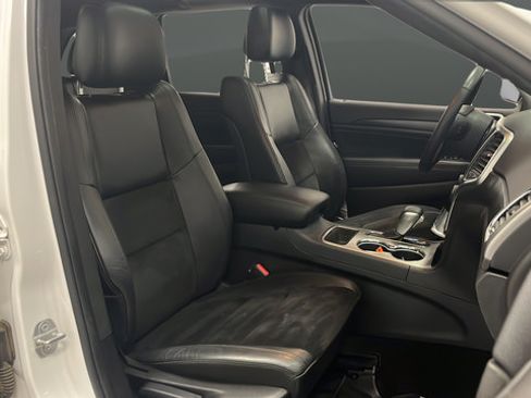 Used 2018 Jeep Grand Cherokee Altitude AWD/4WD image 25
