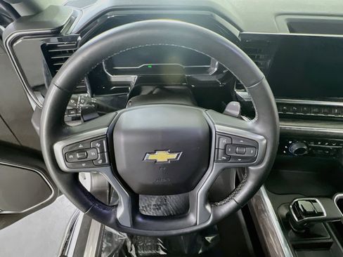 Used 2024 Chevrolet Silverado 1500 LTZ AWD/4WD image 11