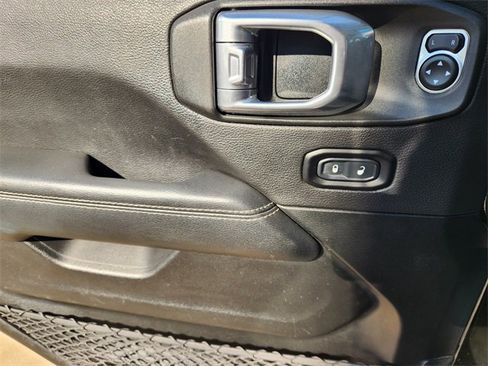 Used 2021 Jeep Wrangler Unlimited Sahara image 17