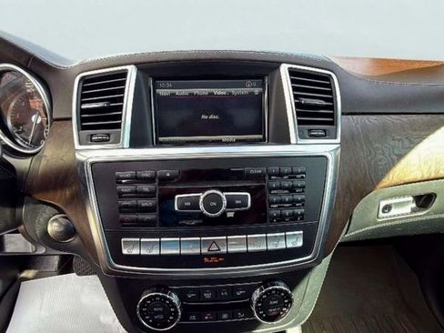 Used 2015 Mercedes-Benz GL 550 4MATIC image 10