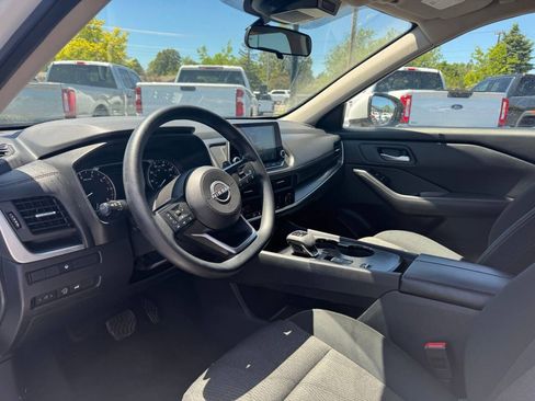 Used 2024 Nissan Rogue SV FWD image 11