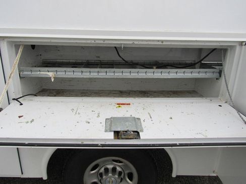 Used 2021 Chevrolet Express 3500 w/ Power Convenience Package RWD image 28