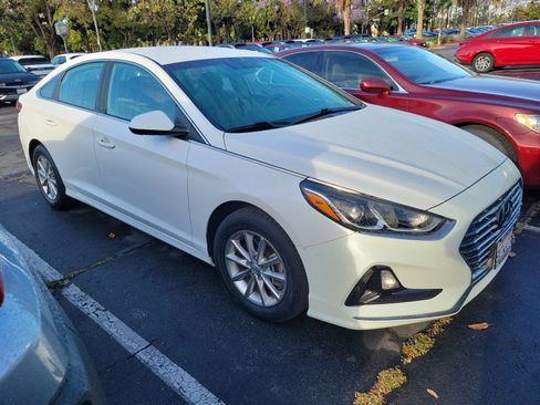 Used 2018 Hyundai Sonata SE FWD image 2