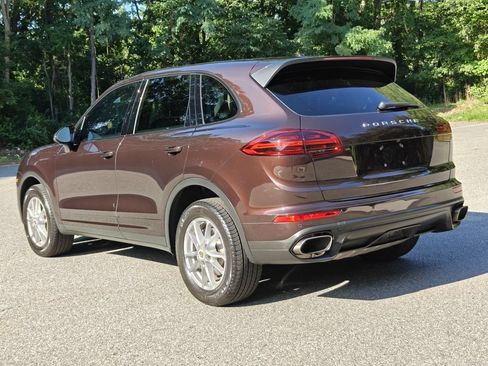 Used 2016 Porsche Cayenne AWD/4WD image 5